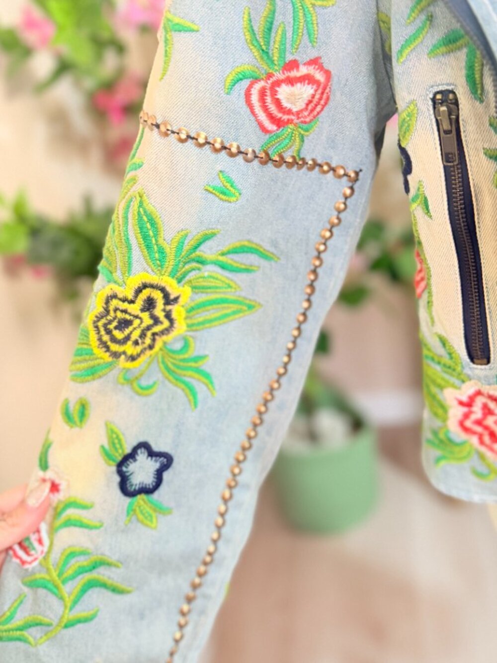 Aratta Embroidered Denim Jacket - Large - Picture 4 of 10